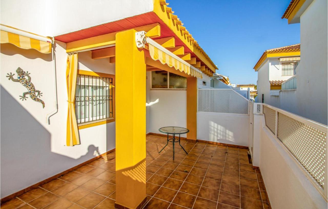 4 Bedroom Cozy Home In Pilar De La Horadada Exterior photo